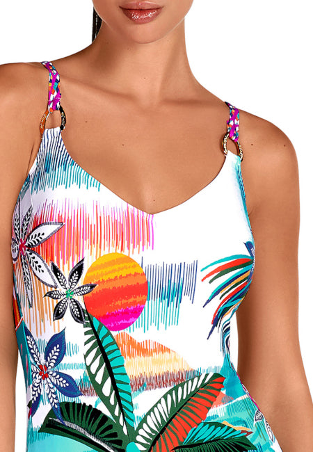 Bañador sin aros con estampado tropical sobre fondo blanco Dolores Cortés