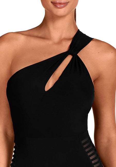 Bañador negro sin aros reductor con tirantes asimétricos  Dolores Cortés