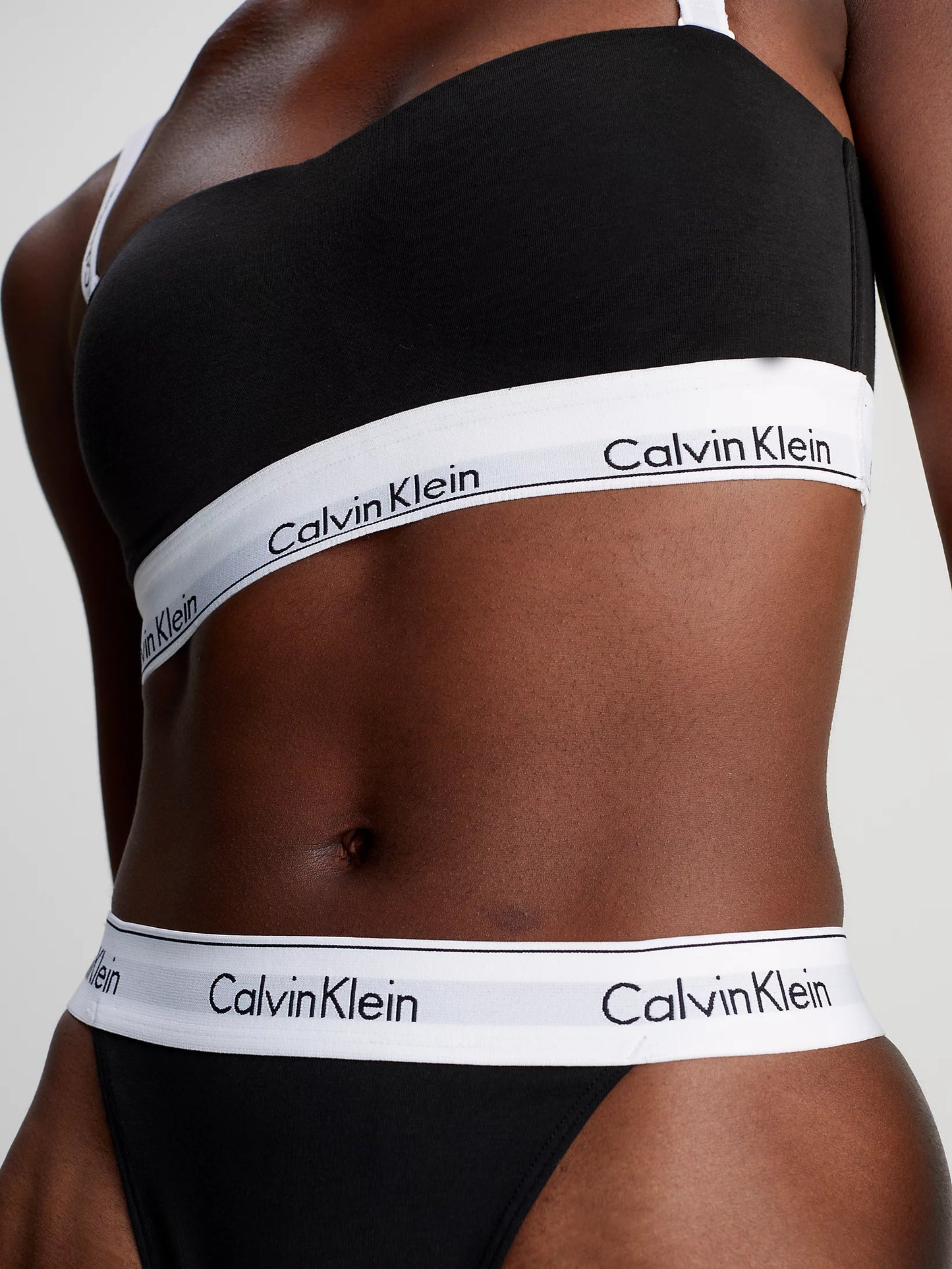 Tanga hilo algodón con MODERN LOGO CALVIN KLEIN