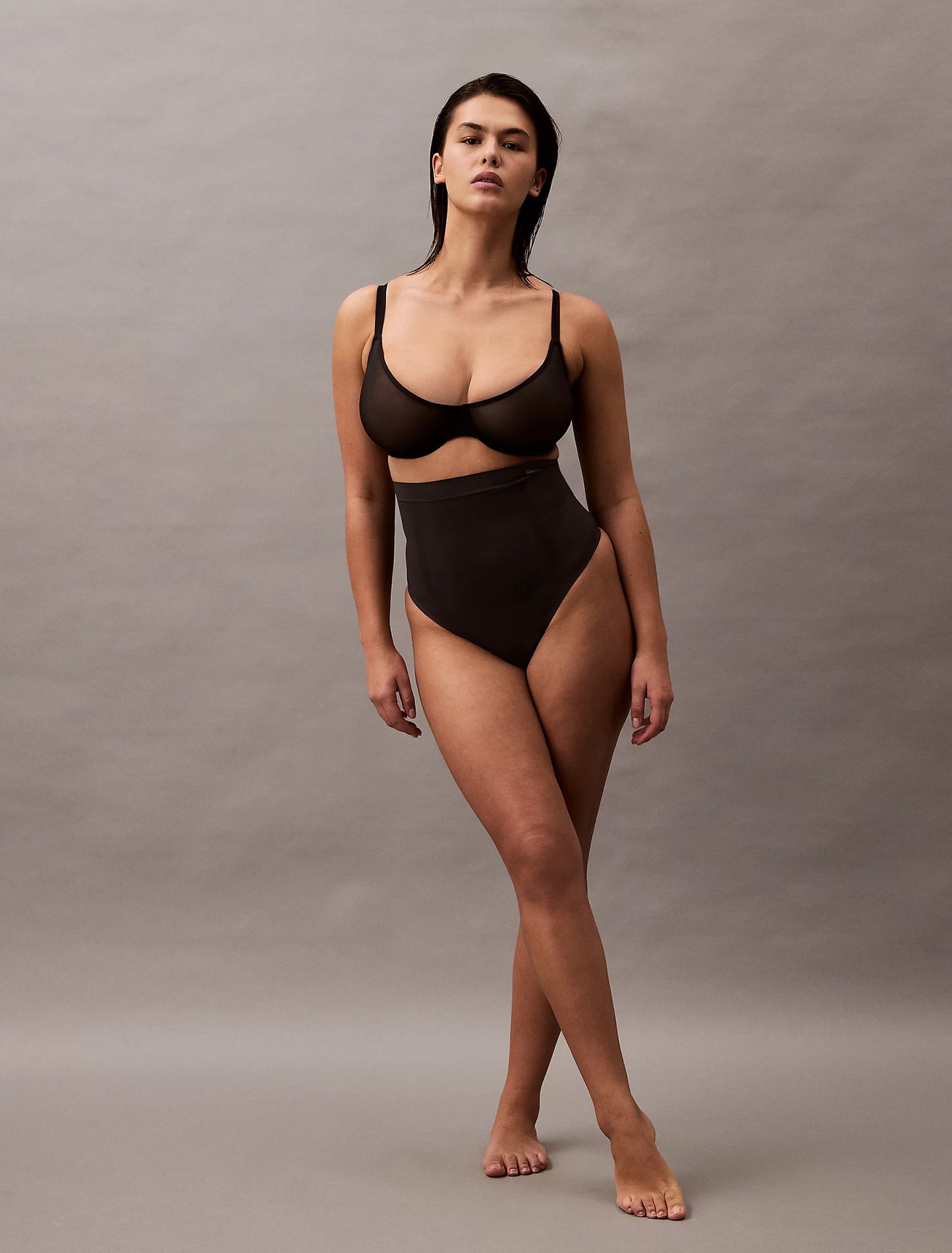 Faja TANGA de talle alto con CONTROL FUERTE sin costuras CALVIN KLEIN