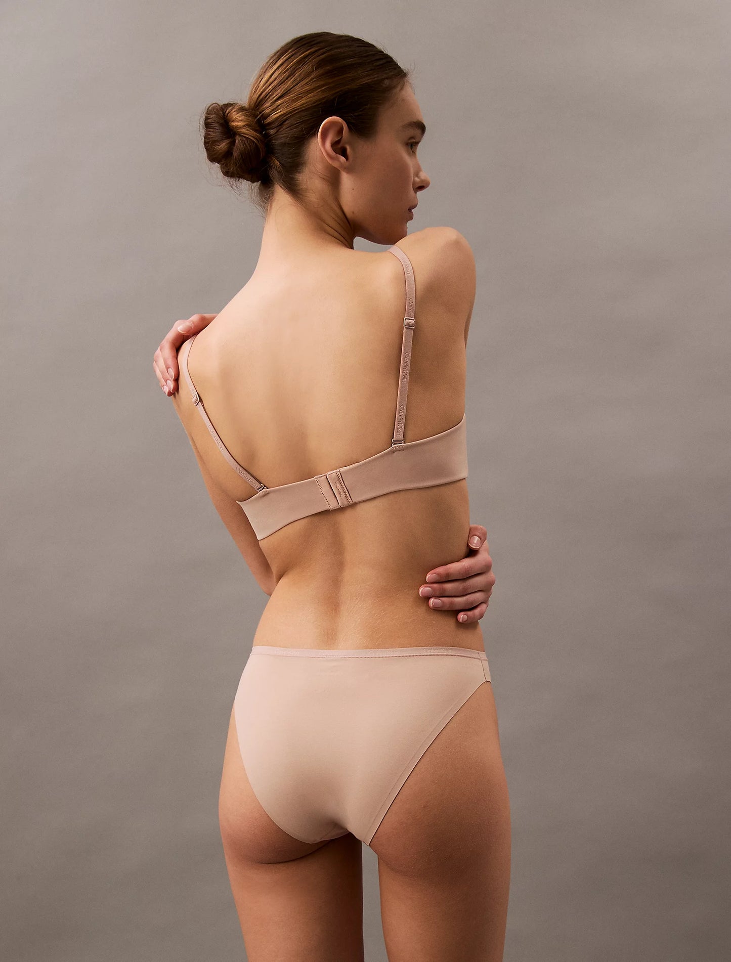 Sujetador básico con aros sin tirantes y con push up Perfectly Fit CALVIN KLEIN