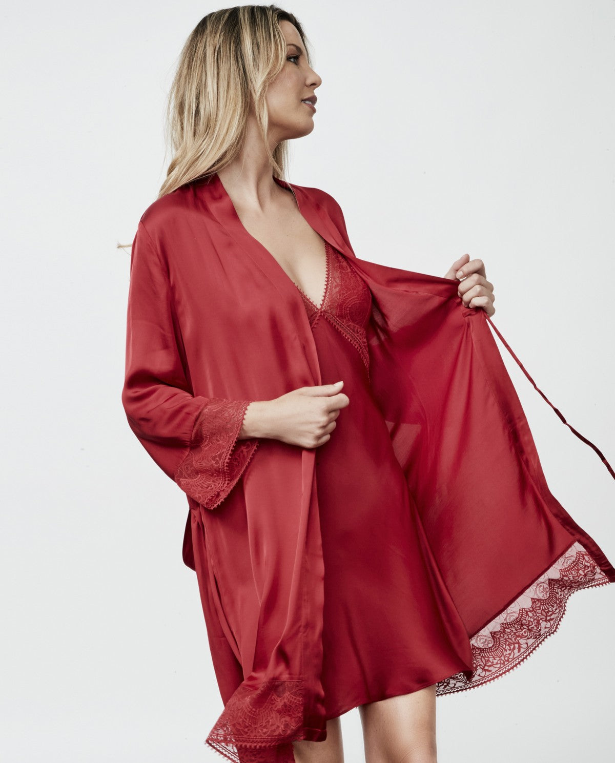 Bata lencera corta colección AURUM by Pilar Rubio SELMARK