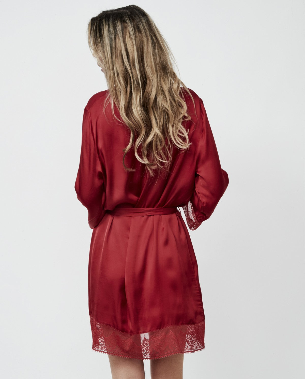 Bata lencera corta colección AURUM by Pilar Rubio SELMARK