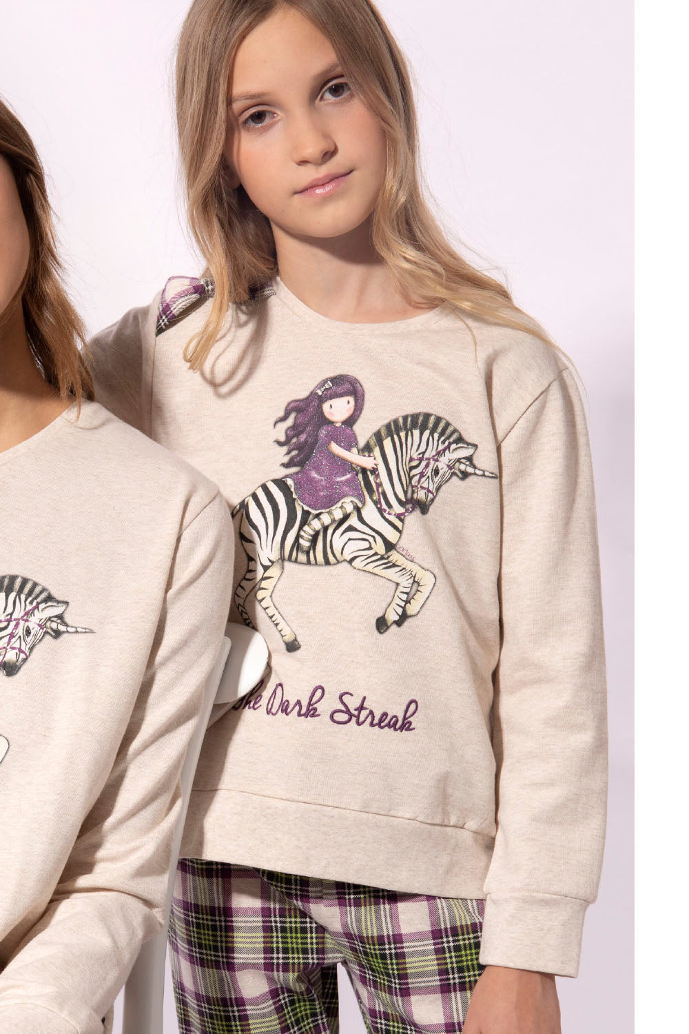 Pijama niña Santoro “ The Dark Strike"