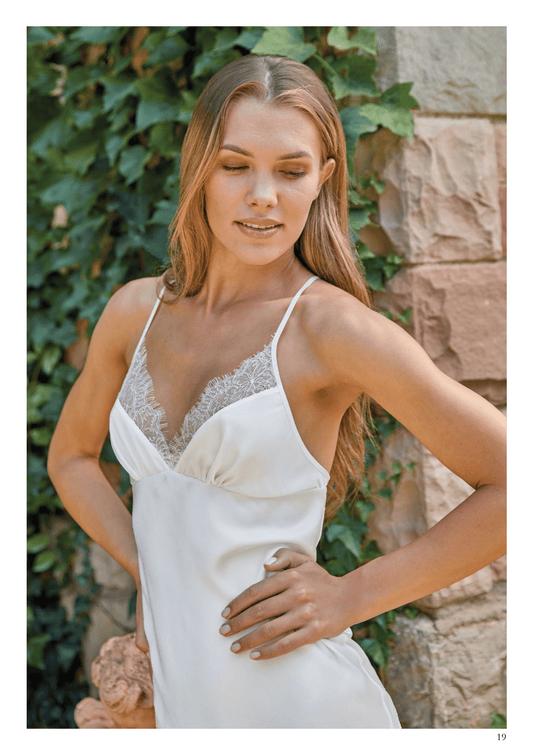 Camisón corto para novia "Brépe Femme" de Ivette Bridal