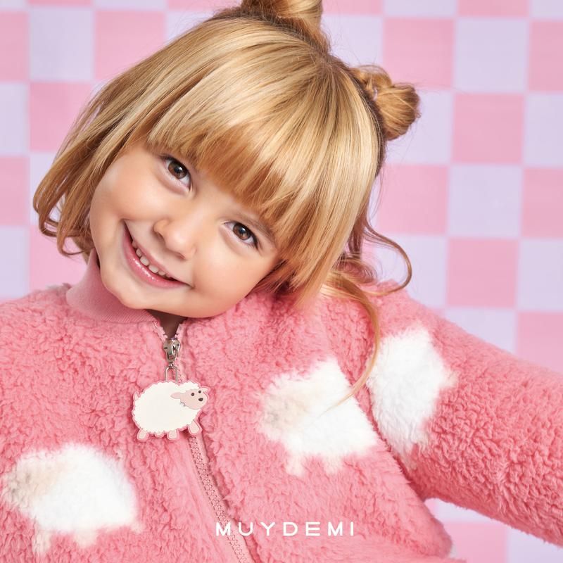 Bata corta de niña de borreguito con cremallera y estampado ovejitas MUYDEMI