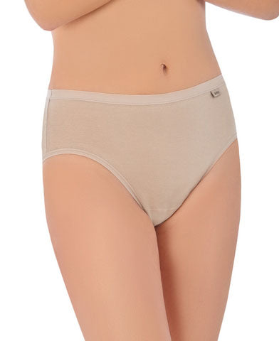 Bragas básicas talle medio de algodón con goma vista Avet.