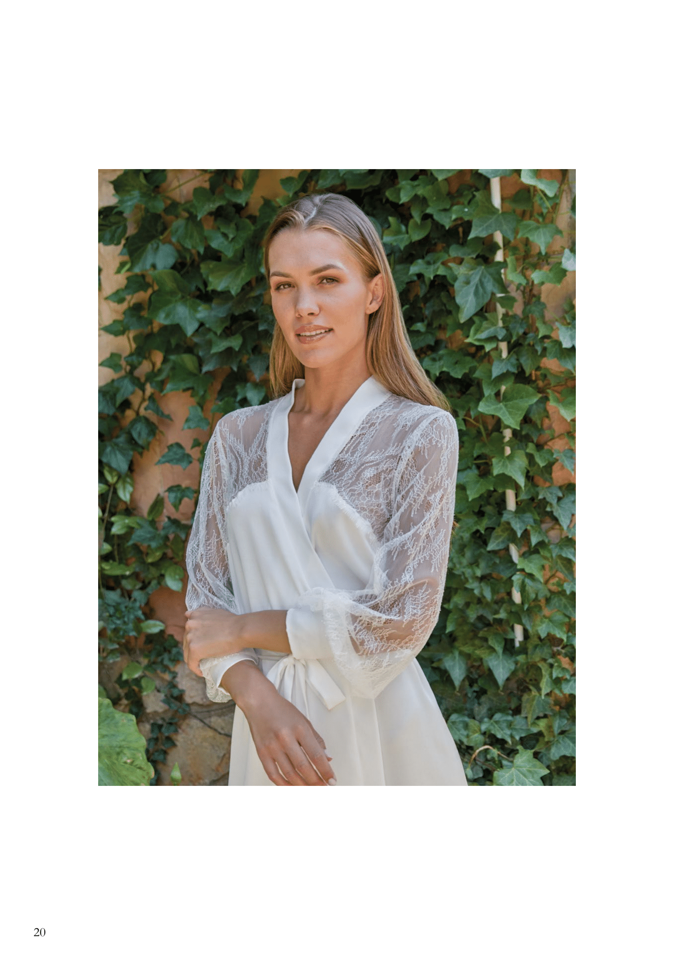 Bata corta para novia "Brépe Femme" de Ivette Bridal