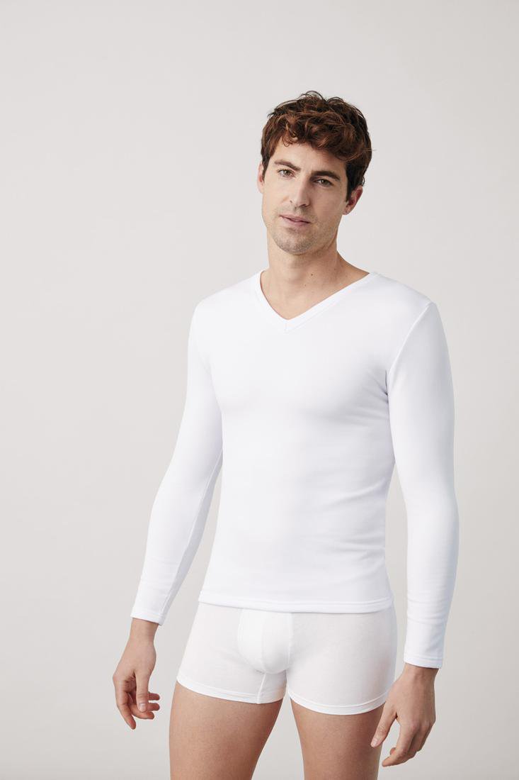 Camiseta térmica hombre cuello pico Ysabel Mora.