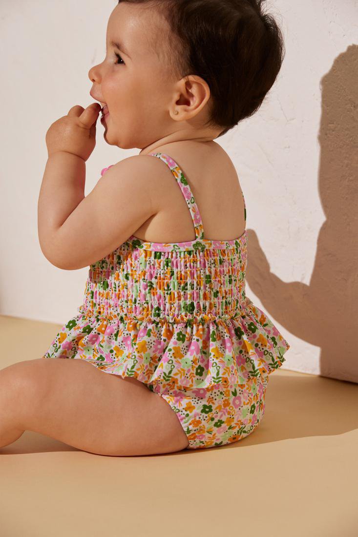 Bañador bebé niña volantes y flores pequeñas YSABEL MORA