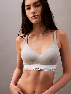 Top SIN AROS estilo deportivo que realza el pecho línea Modern Cotton Calvin Klein