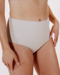 Braga faja invisible con control en abdomen Leonisa