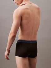 Cargar imagen en el visor de la galería, Pack 3 Boxer Briefs Microfiber Stretch negros-elástico color CALVIN KLEIN