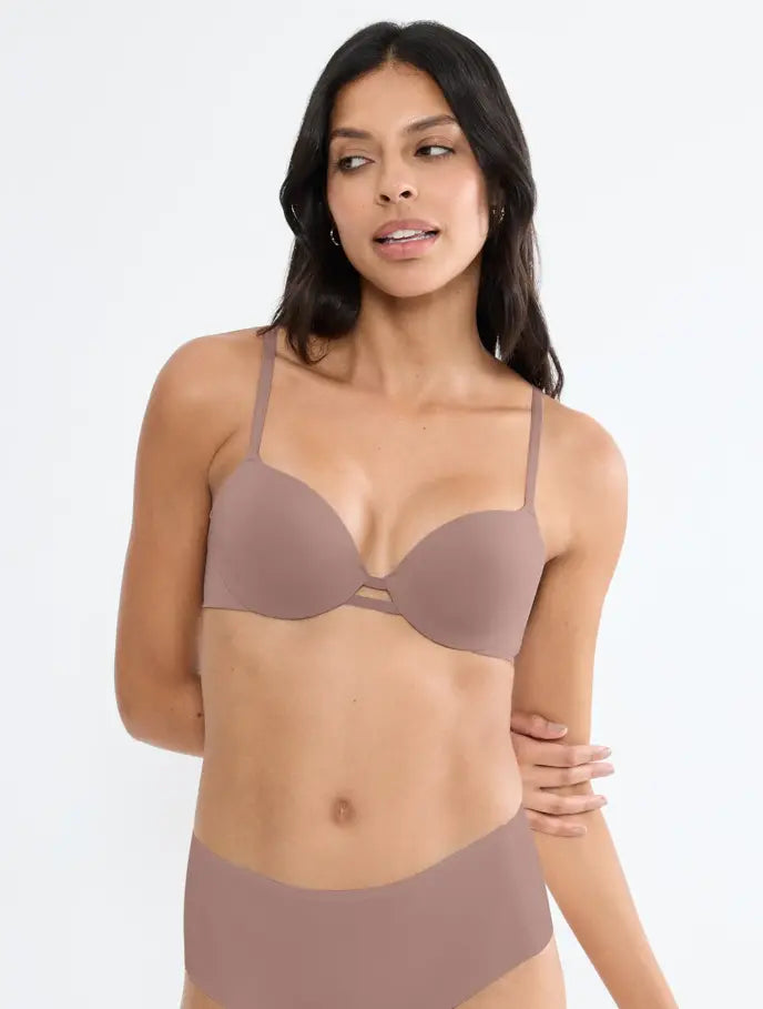 Sujetador con aro flexible y fino relleno colección Body Make up Illusion WHP EX Triumph