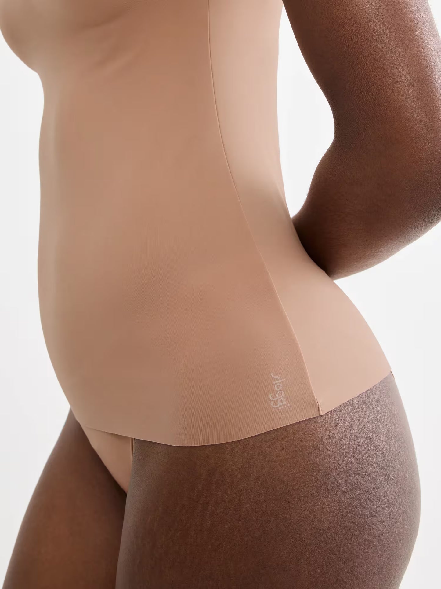 Camiseta tirantes con top integrado sin aros ni costuras ZERO Feel 2.0 SLOGGI