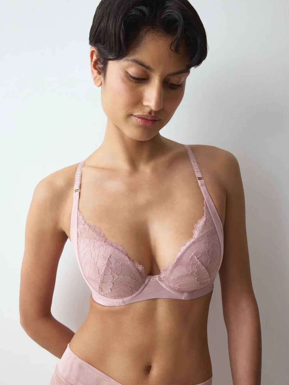 Sujetador con aro y foam colección Love in Lace WP TRIUMPH hasta copa G