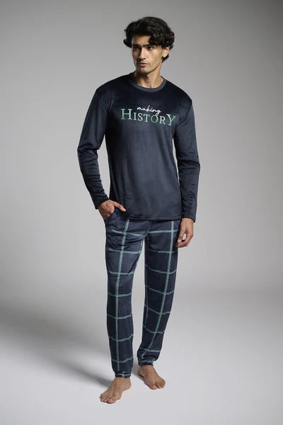 Pijama largo hombre terciopelo estampado cuadros making History MUYDEMI by YSABEL MORA
