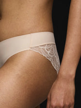 Cargar imagen en el visor de la galería, Braga high leg colección Body Make-Up Illusion Lace de Triumph