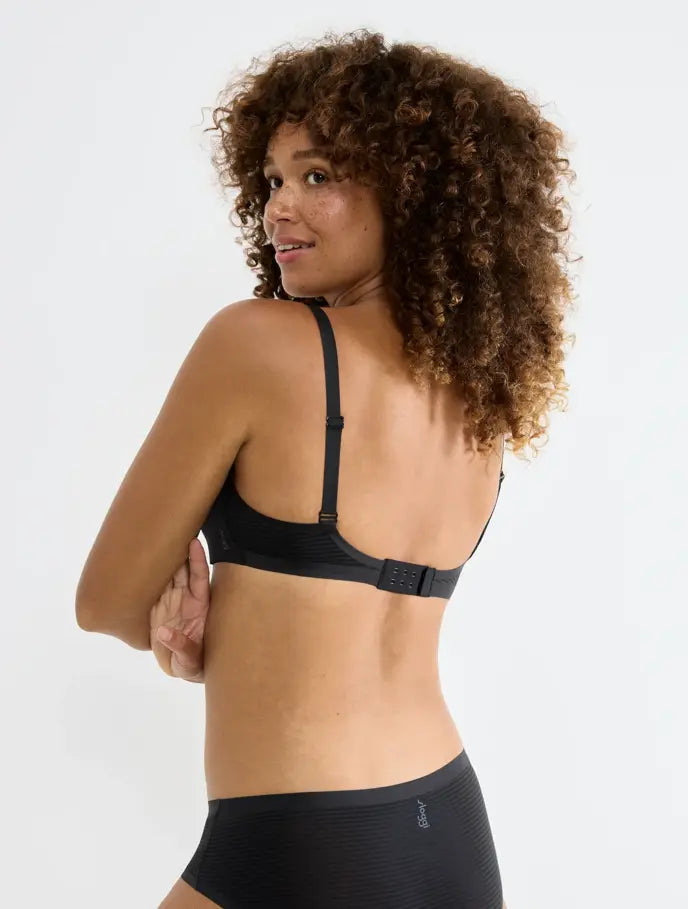 Bralette sin aros PUSH UP sin costuras ZERO Feel Air THE UP 2.0 SLOGGI