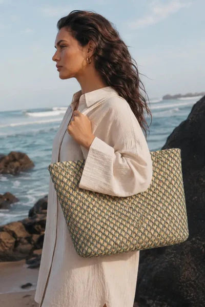 Bolso rafia beige con red verde YSABEL MORA