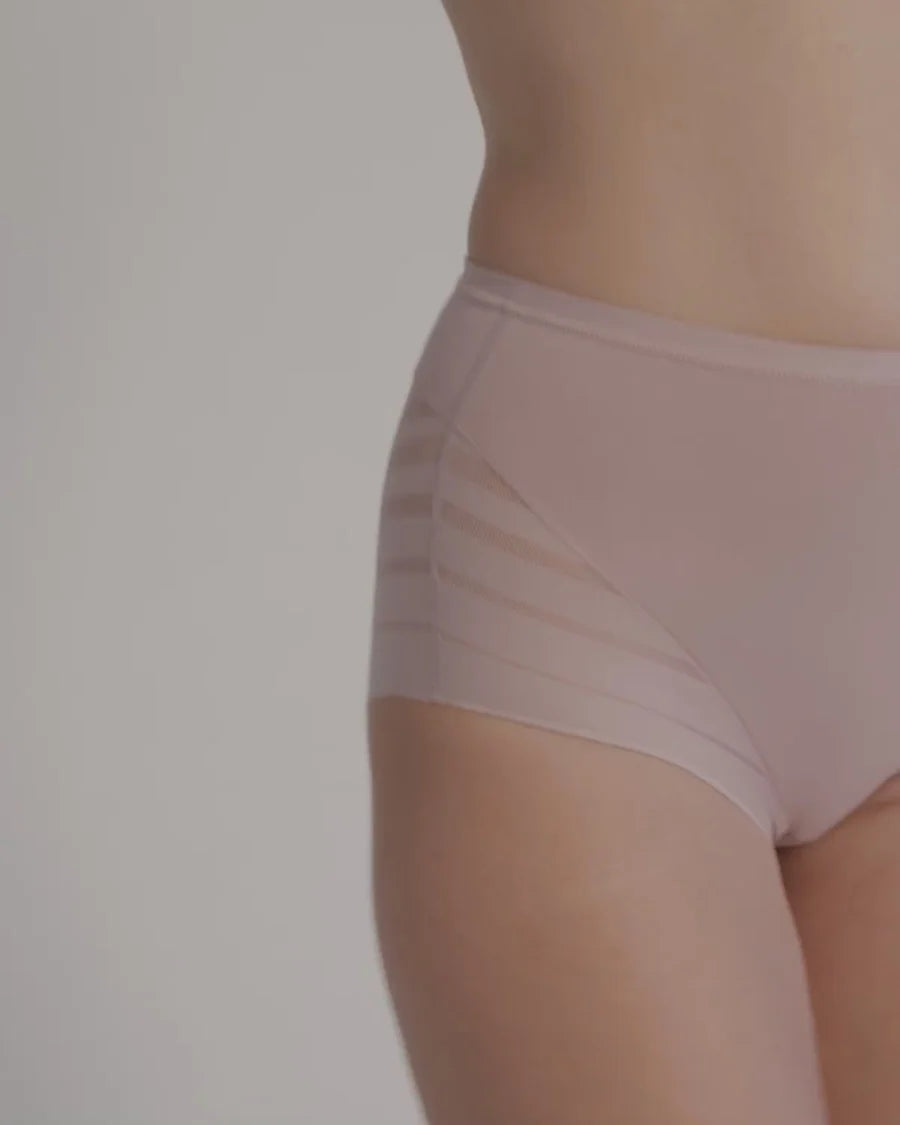 Braga faja invisible con control en abdomen y bandas de tul Leonisa