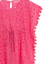 Cargar imagen en el visor de la galería, Vestido KAFTÁN niña algodón calado fucsia Dolores Cortés Kids