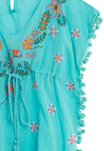Cargar imagen en el visor de la galería, Vestido KAFTÁN algodón turquesa bordado Dolores Cortés Kids