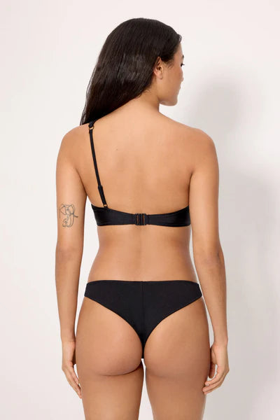 Bikini asimétrico sin aros negro tejido brillante YSABEL MORA