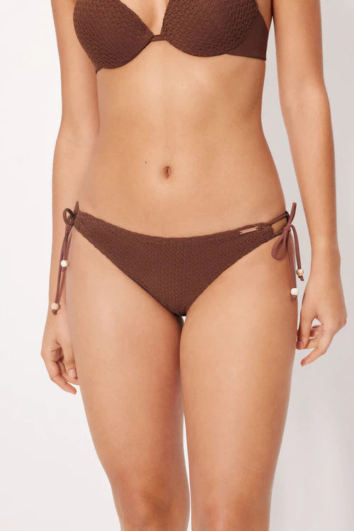 Braga bikini atada en los laterales COMBINABLE marrón tejido calado YSABEL MORA