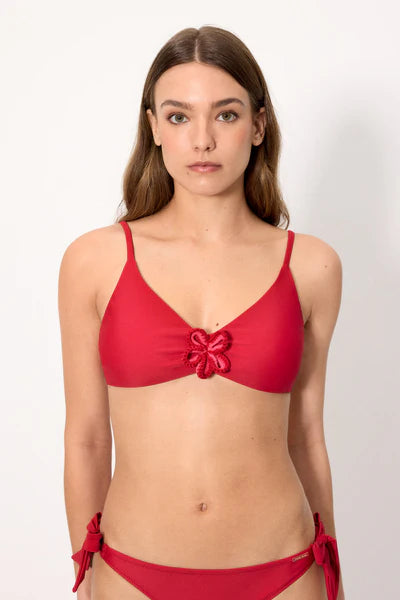 Top bikini sin aros COMBINABLE rojo con aplicacion de flor YSABEL MORA copa B