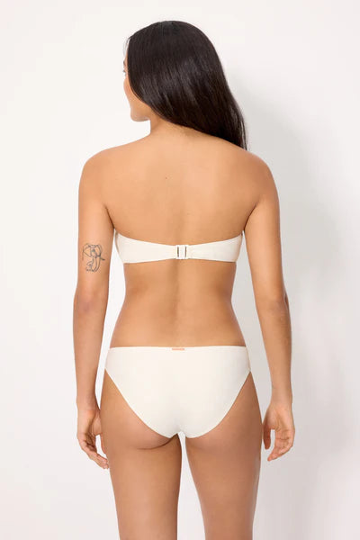 Bikini bandeau sin aros marfil con detalle dorado en escote YSABEL MORA