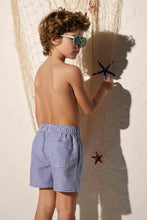 Cargar imagen en el visor de la galería, Bañador niño bermuda estampado cuadritos vichy Ysabel Mora