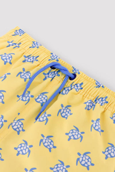 Bañador niño corto estampado tortugas amarillo Ysabel Mora