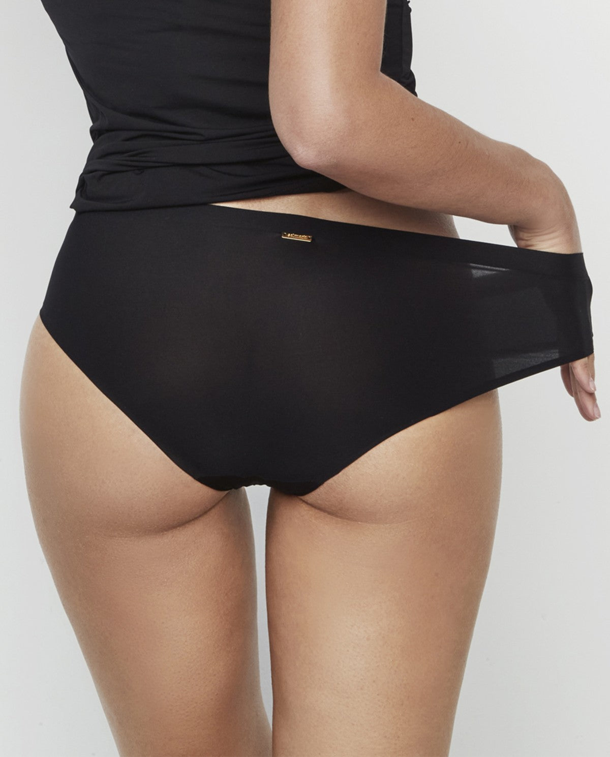 Braga talle medio superelástica sin costuras efecto segunda piel SELMARK