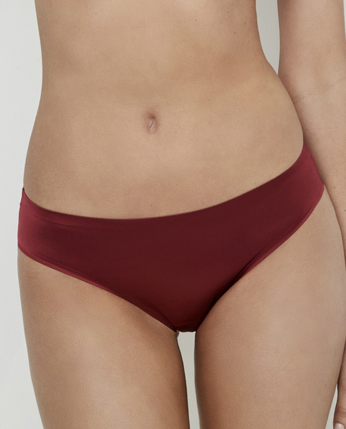 Braga de talle medio roja by Pilar Rubio Selmark