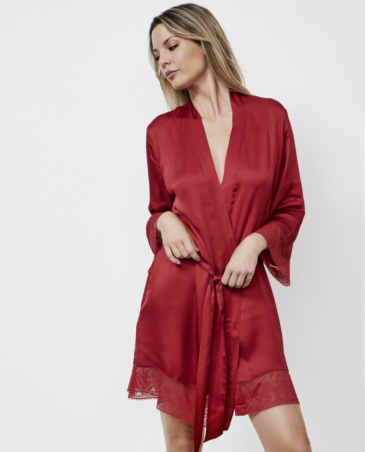 Bata lencera corta colección AURUM by Pilar Rubio SELMARK