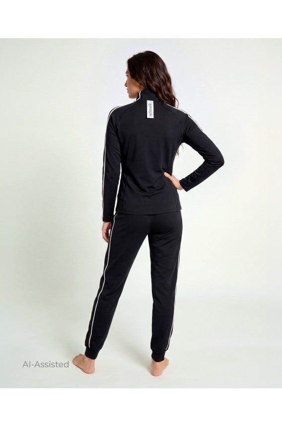 Chaqueta deportiva color negro colección Pilar Rubio para Selmark