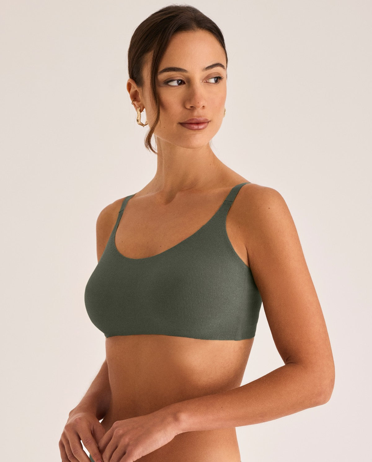 Sujetador sin costuras y sin aros básico 24 horas color khaki colección ONE de SELMARK