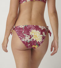 Cargar imagen en el visor de la galería, Braga de bikini Tai anudada en los laterales COMBINABLE Botanical Leaf de Triumph