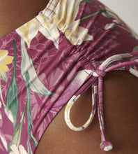 Cargar imagen en el visor de la galería, Braga de bikini con altura regulable COMBINABLE Botanical Leaf de Triumph