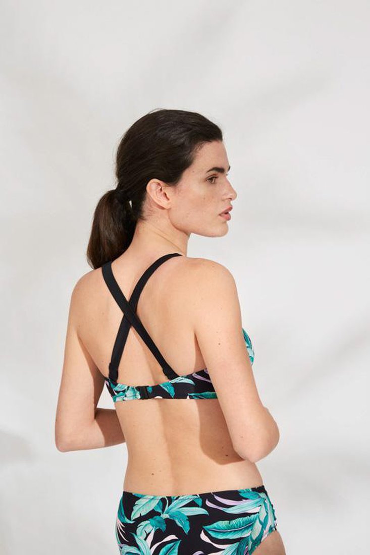 Bikini con sujetador REDUCTOR y braga alta estampado hojas sobre fondo negro copa D YSABEL MORA