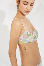 Cargar imagen en el visor de la galería, Top sin aro bandeau COMBINABLE estampado floral suave YSABEL MORA