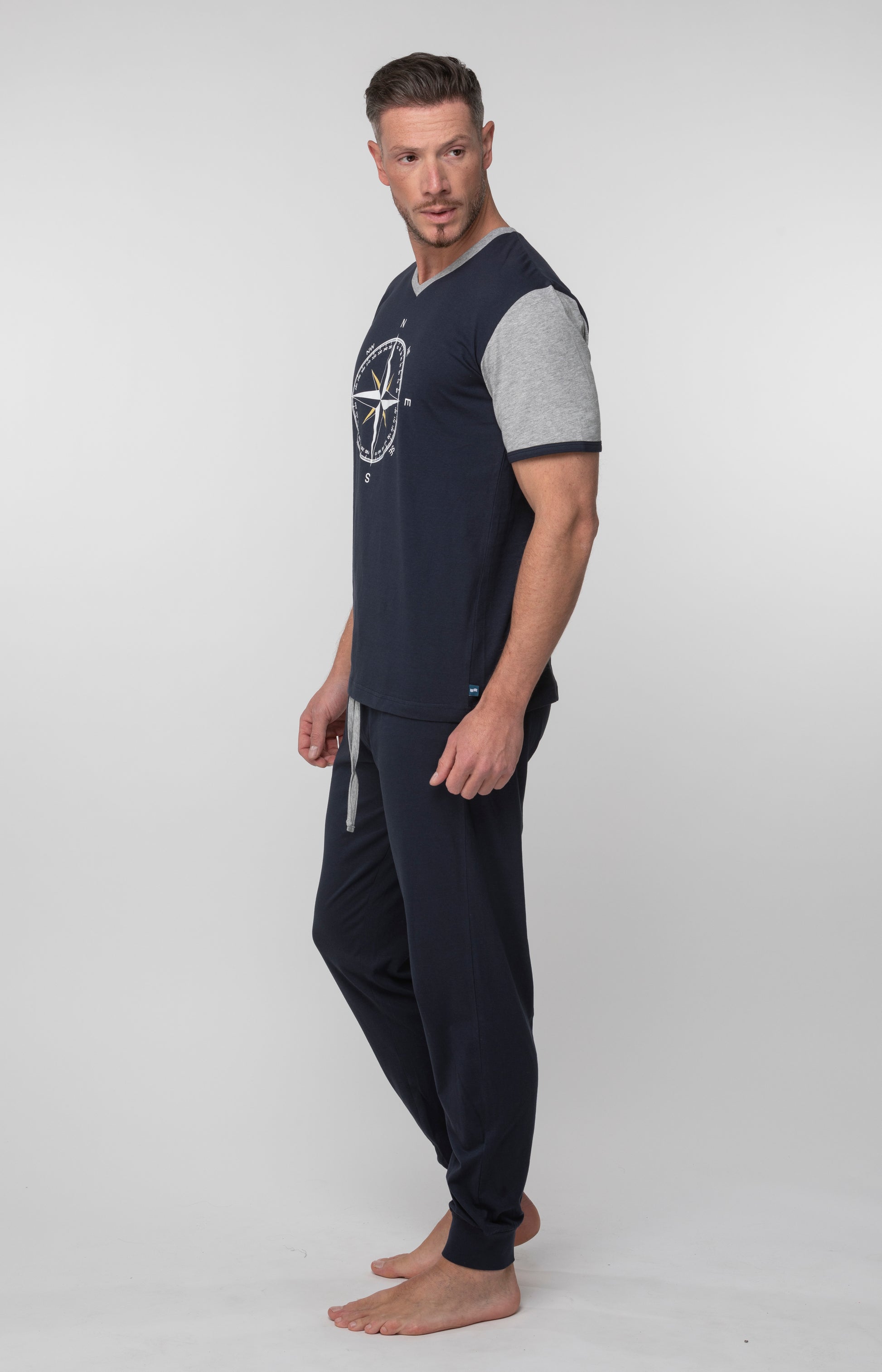 pijama de hombre con camiseta de manga corta y pantalón largo verano abanderado