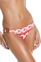 Cargar imagen en el visor de la galería, Braga bikini roja modelo Nudos de Selmark