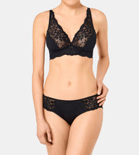 Cargar imagen en el visor de la galería, Sujetador sin aro tipo bralette Triumph Amourette Charm N