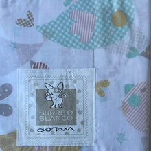 Cargar imagen en el visor de la galería, Juego sábanas tela estampado infantil 50% alg-50% pol. BURRITO BLANCO