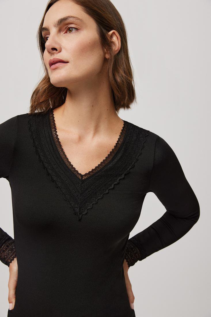 Camiseta TÉRMICA mujer cuello de pico y suave encaje YSABEL MORA