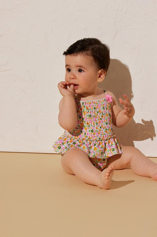 Bañador bebé niña volantes y flores pequeñas  YSABEL MORA
