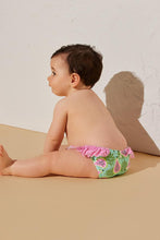 Cargar imagen en el visor de la galería, Culetín bebé niña estampado pitaya y fruta tropical YSABEL MORA
